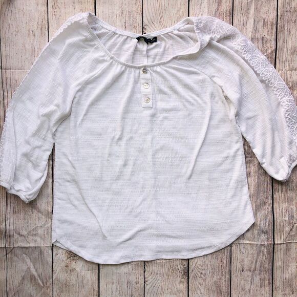 NWOT Womens Medium Adrienne Vittadini Lace Sleeve Textured Blouse - Picture 1 of 7